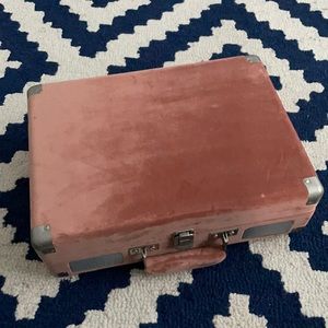 Crosley UO velvet Bluetooth record player
